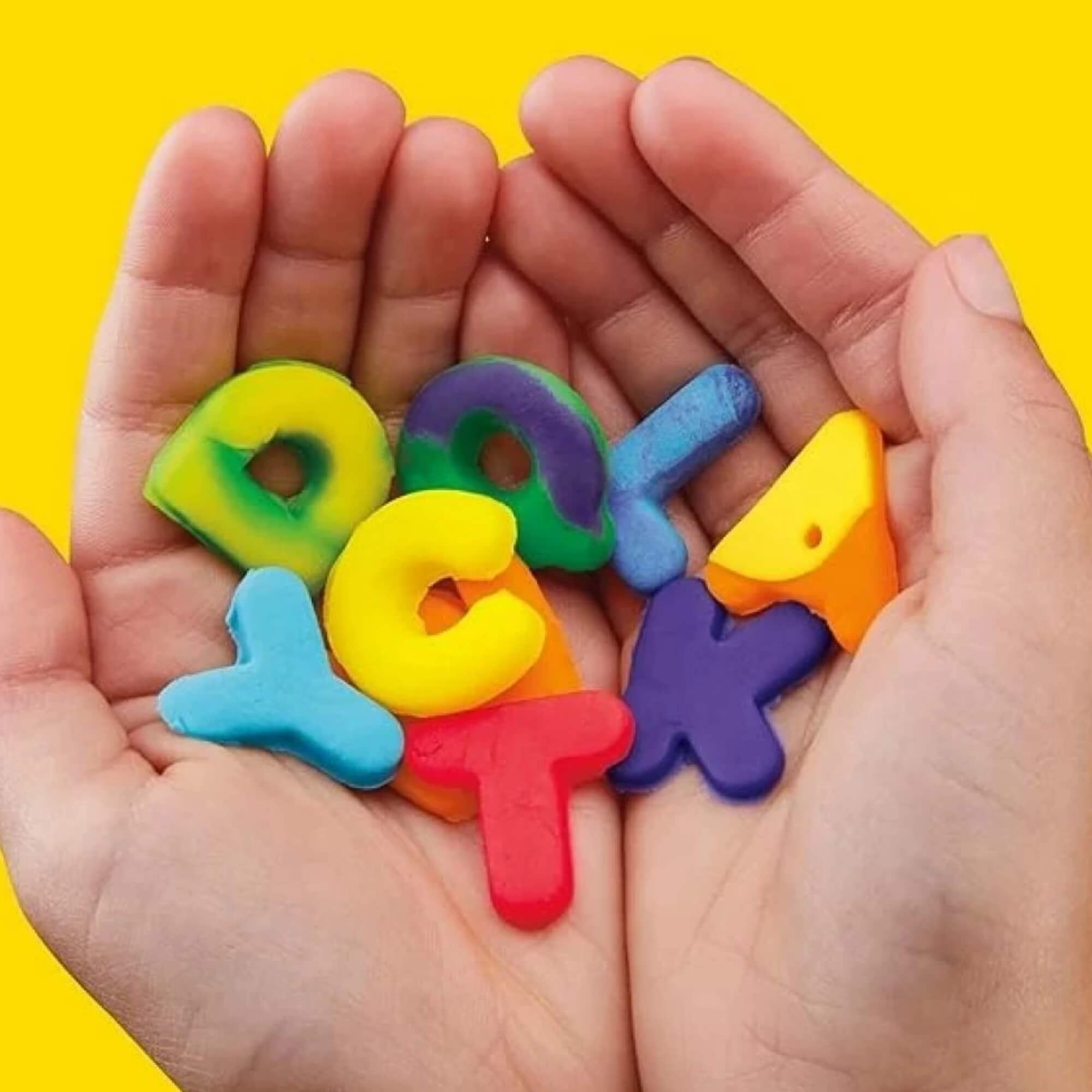 Brinquedo Infantil Play-Doh Letras com 26 Carimbos e 6 Potes de Massinha Hasbro - 18486