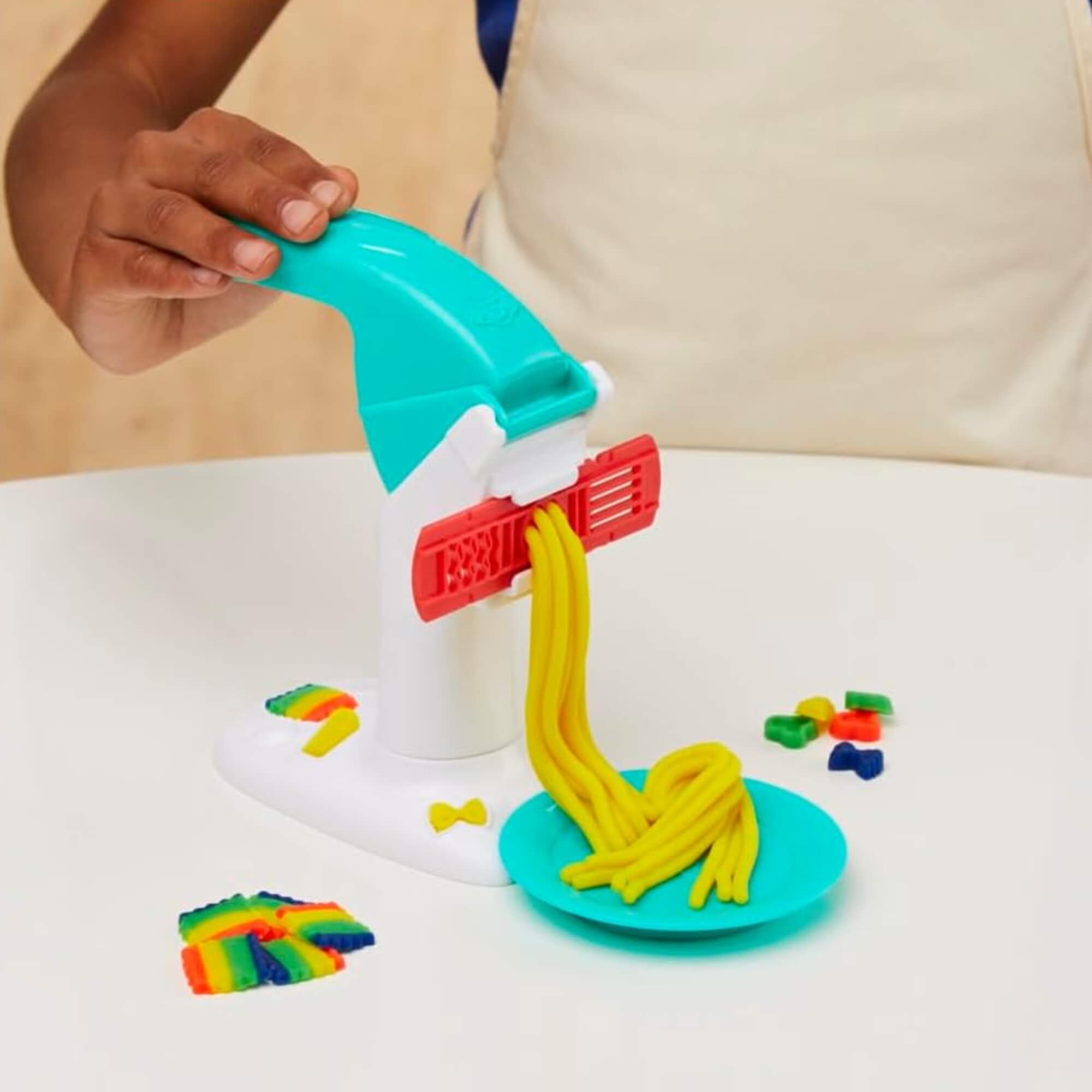 Brinquedo Infantil Play-Doh Macarrão Mágico c/ Acessórios e Massinhas Hasbro - 18540