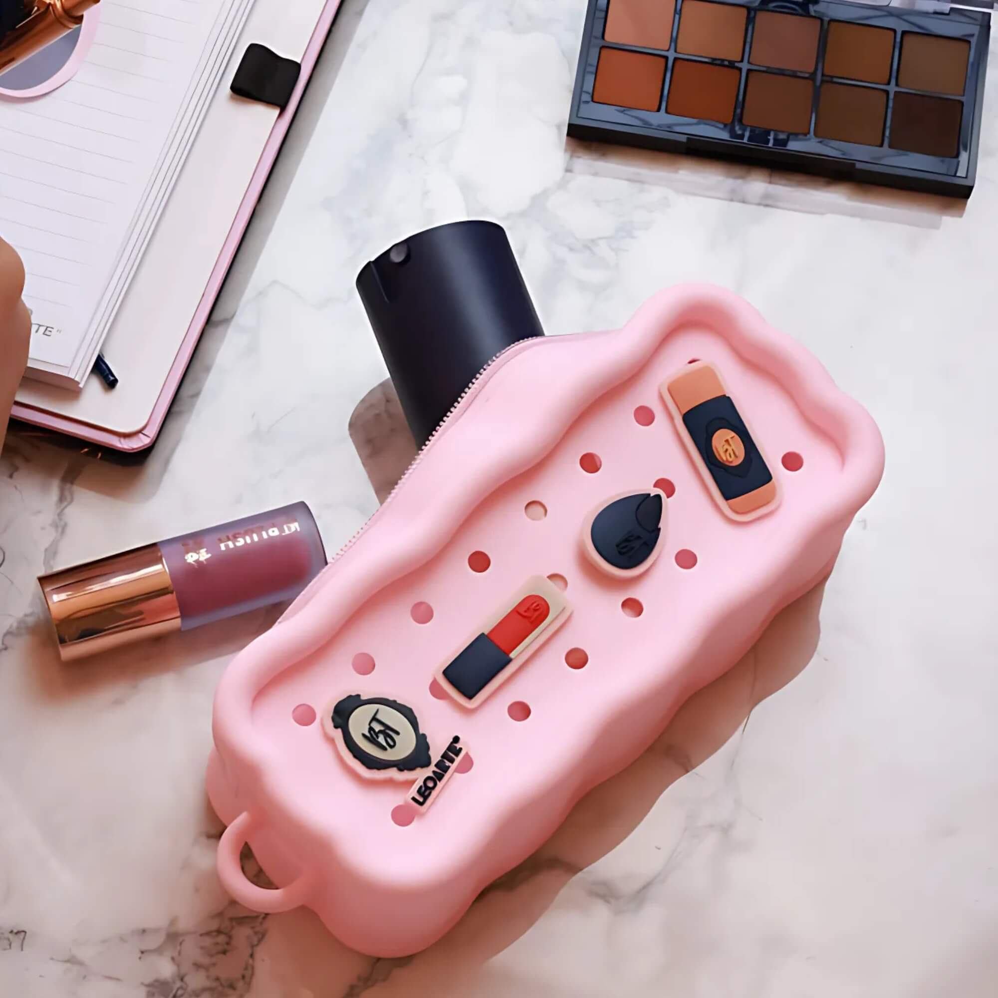 Estojo Necessaire de Silicone com Pins Bruna Tavares Leo&Leo Leonora - 10579
