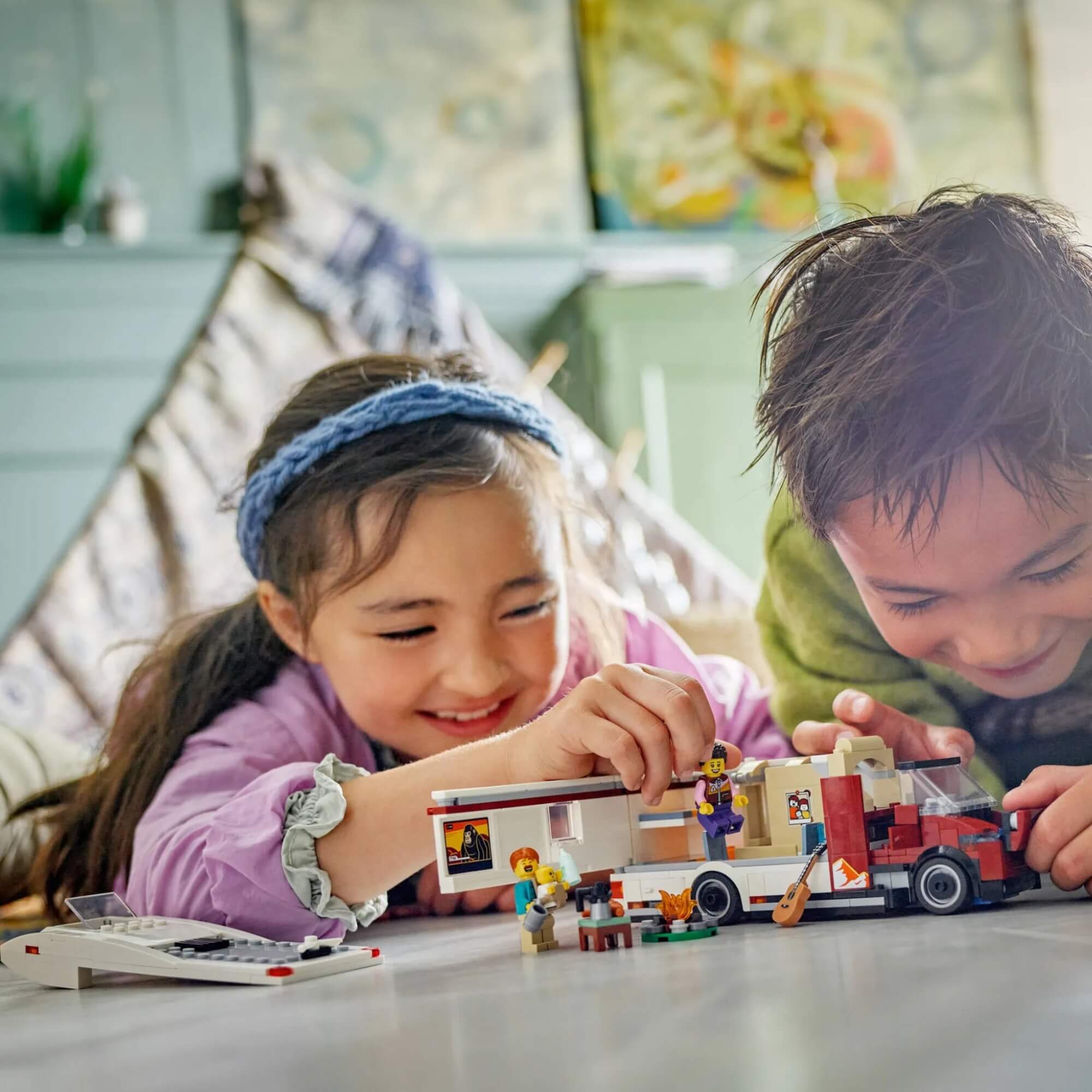 LEGO City - Aventura de Férias com Motorhome 385 Peças - 4111160454