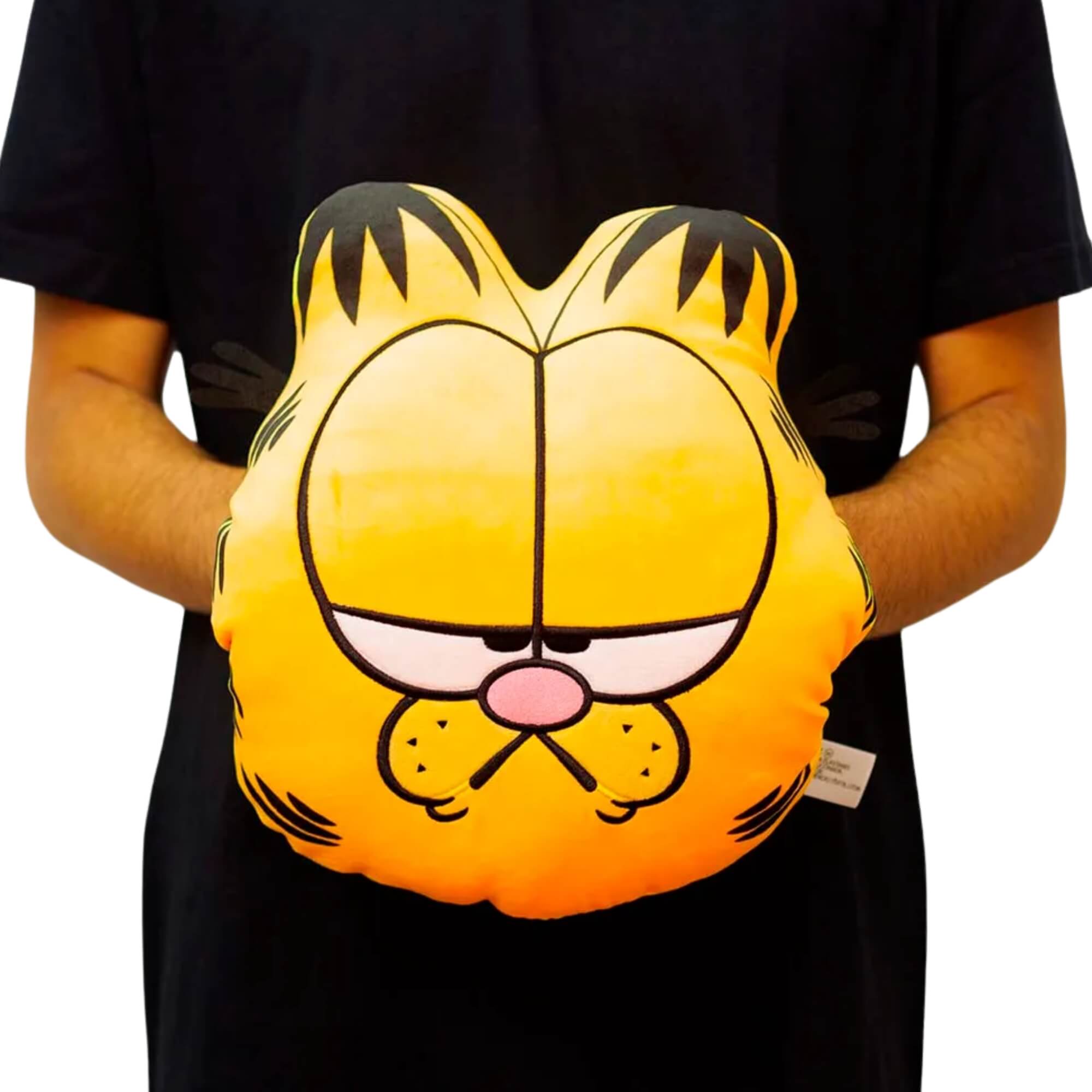 COMP Kit Garfield: Almofada Huggy + Copo Térmico Tumbler Hanger Zona Criativa