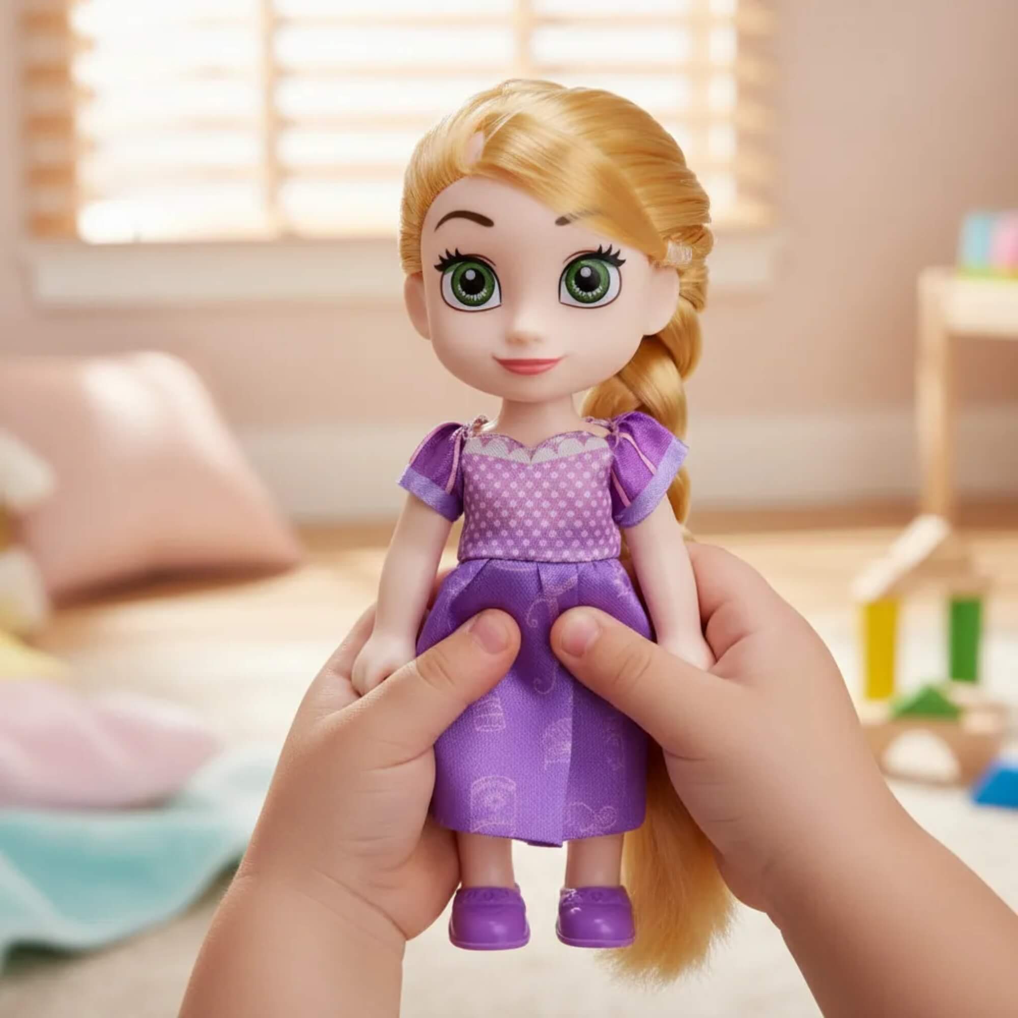 VAR Mini Boneca Princesa Disney 15cm: Ariel, Bela, Cinderela, Branca de Neve, Rapunzel ou Moana Personagem:Rapunzel