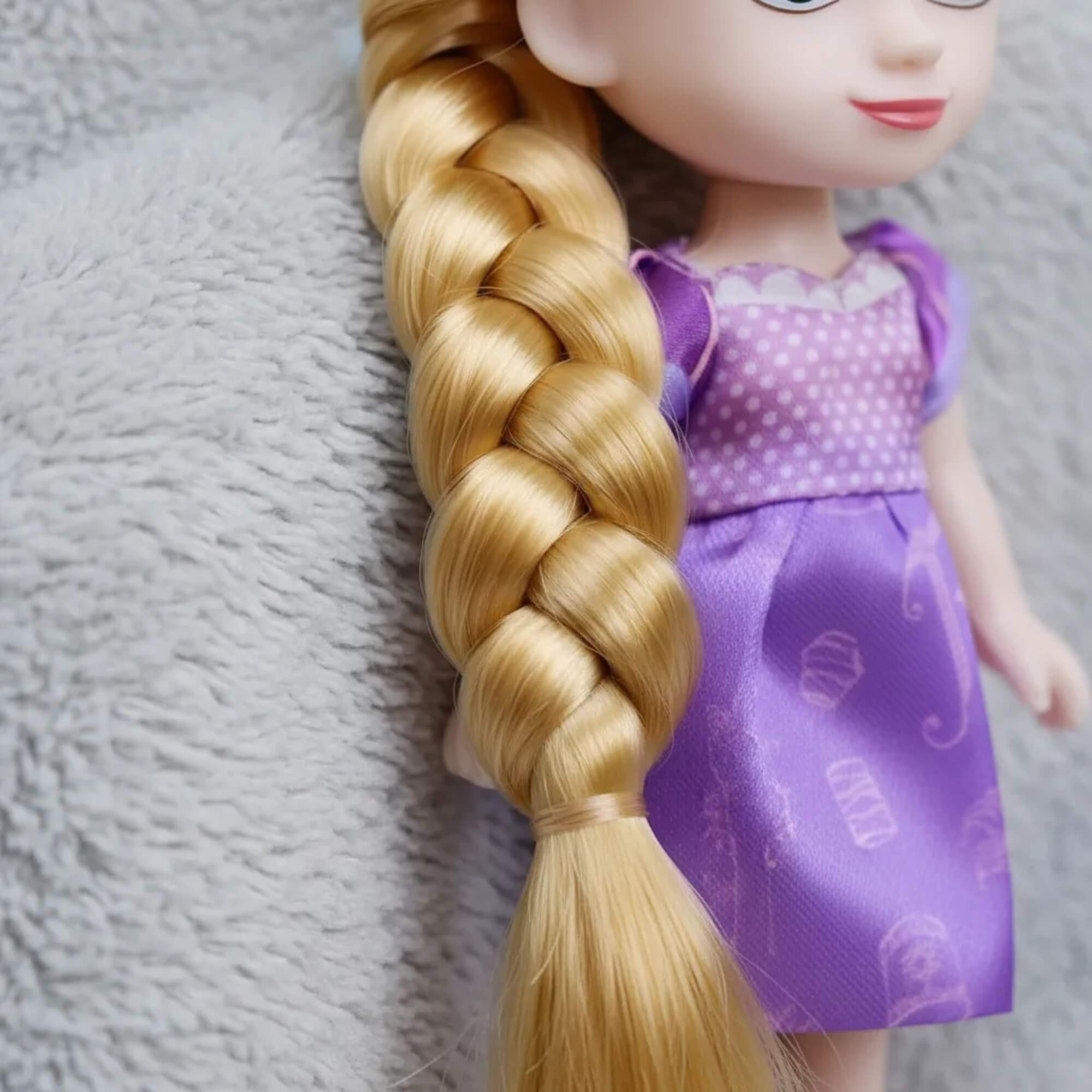 VAR Mini Boneca Princesa Disney 15cm: Ariel, Bela, Cinderela, Branca de Neve, Rapunzel ou Moana Personagem:Rapunzel