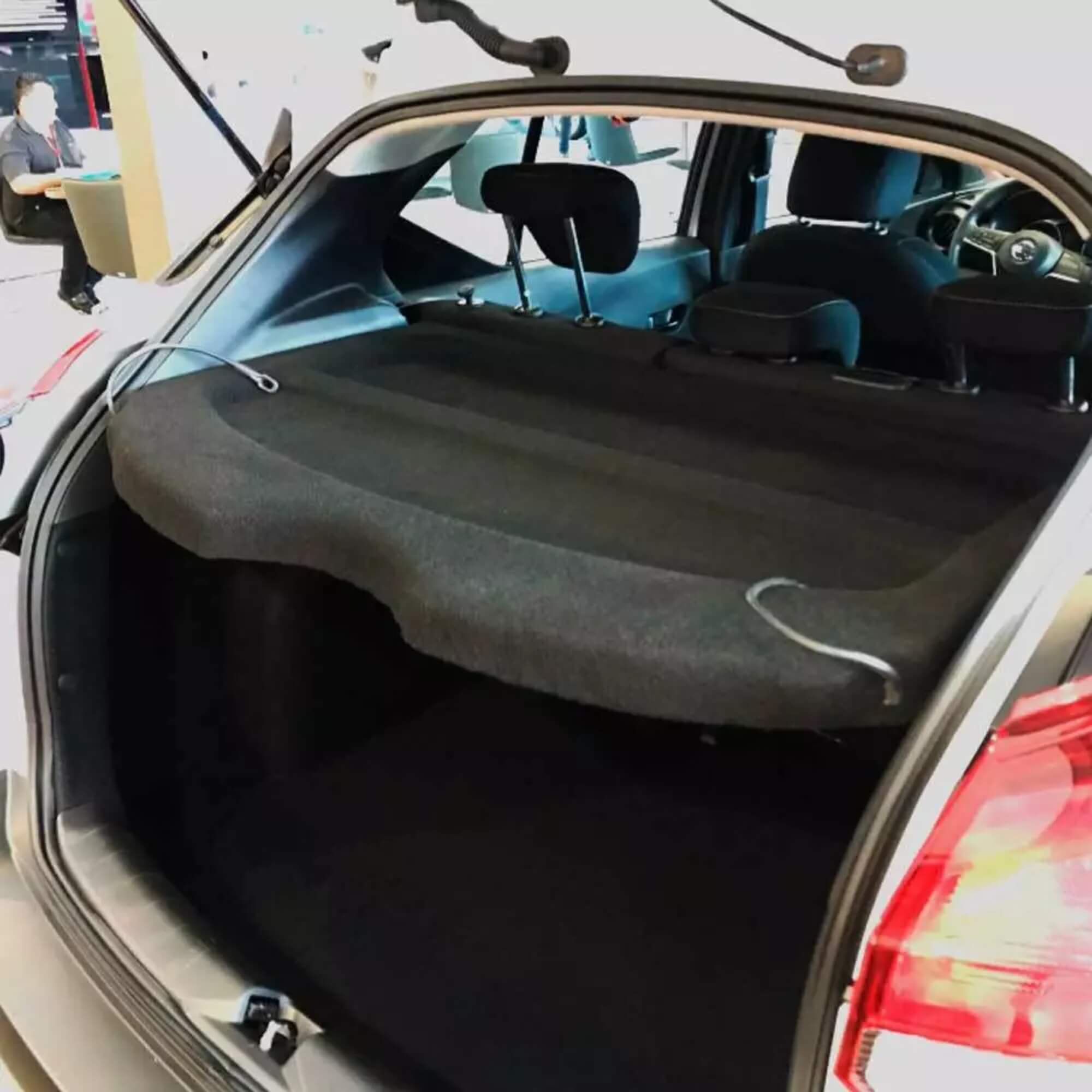 Tampão de Porta Malas Nissan Kicks 2016 a 2025 Carpete Preto Regency - 000499