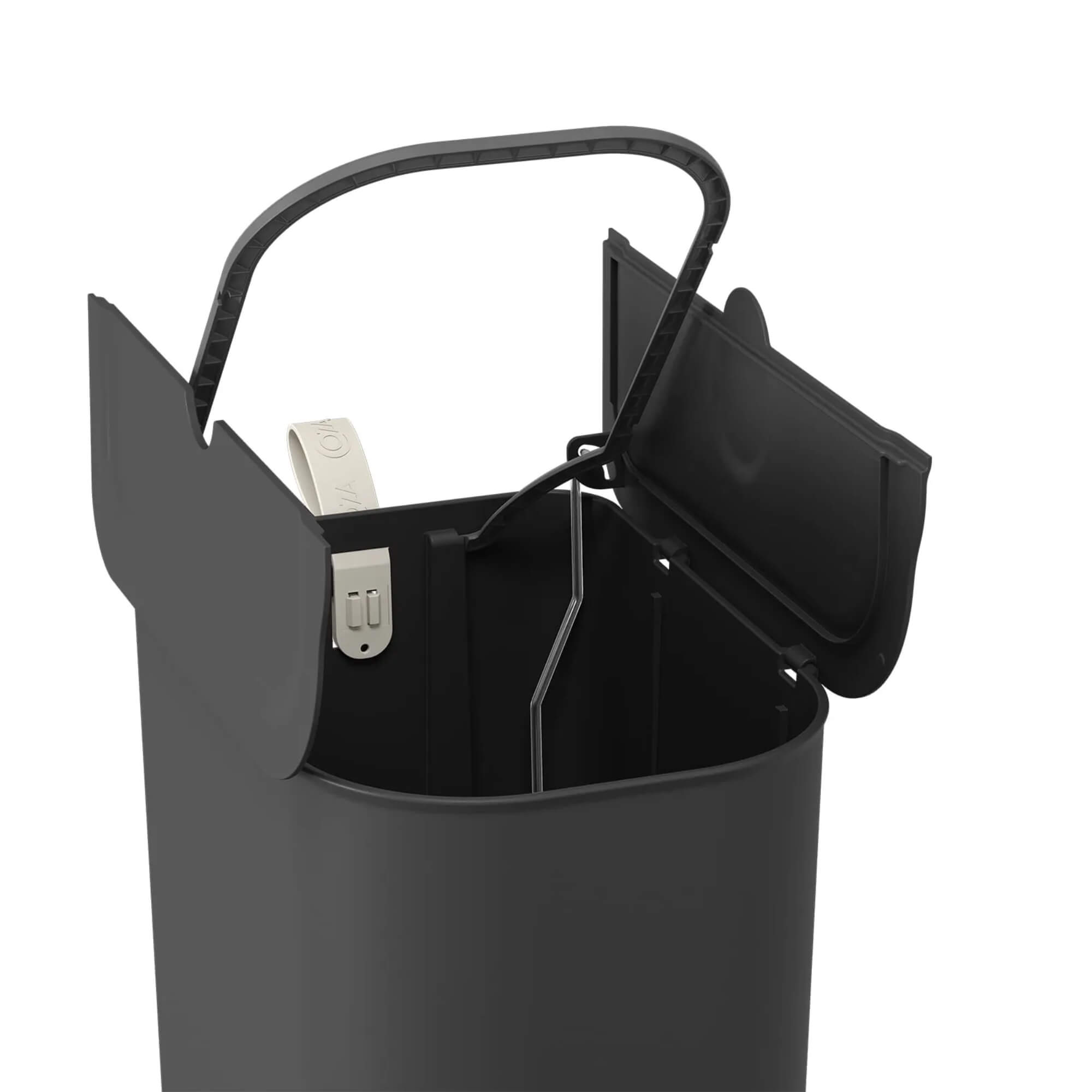 Lixeira Coza Borboleta com Pedal 6 Litros Preta com Alça Light Gray Brinox - 10660/0008