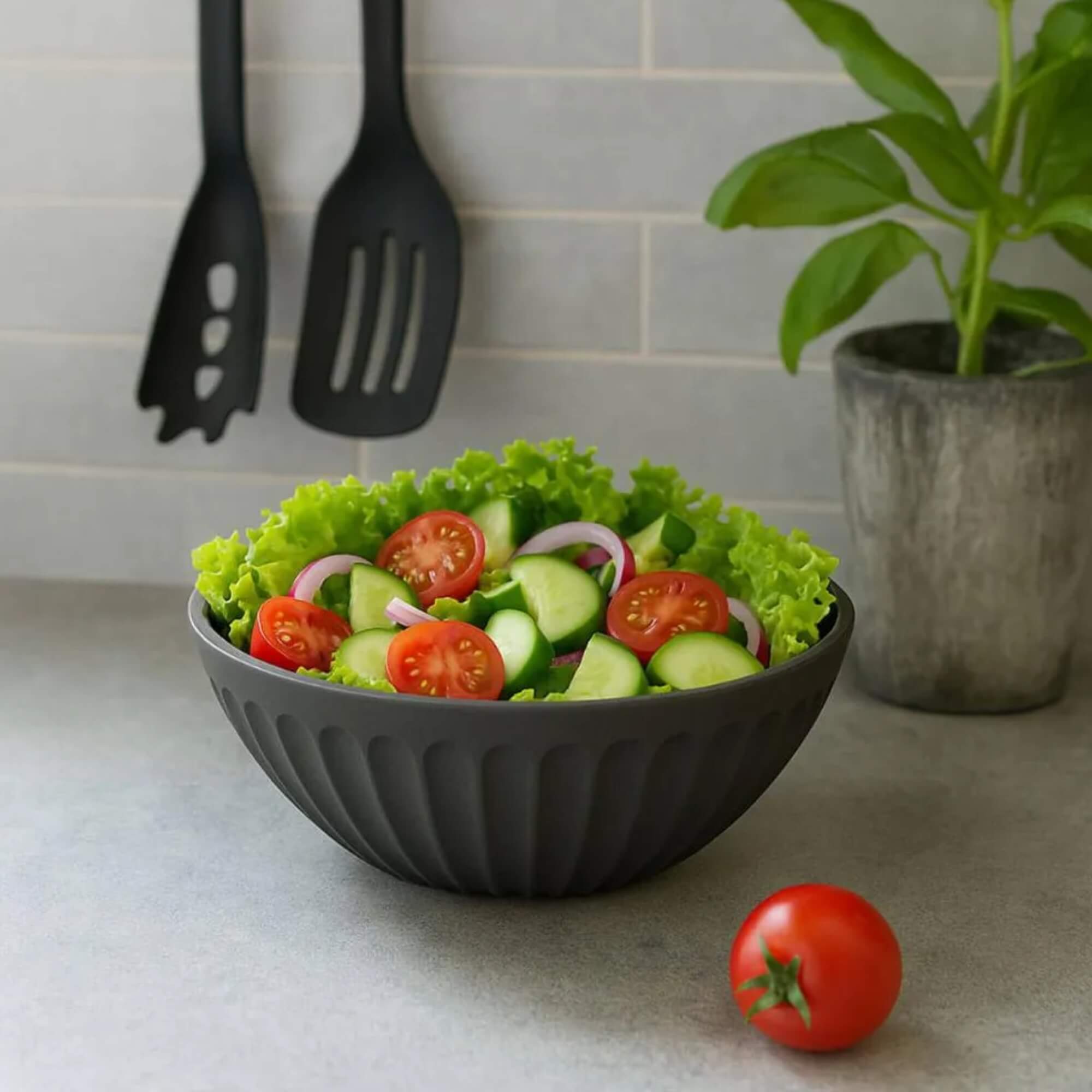 Saladeira de Plástico 1 Litro Preto 18x7,5cm UZ Utilidades - UZ454-PR