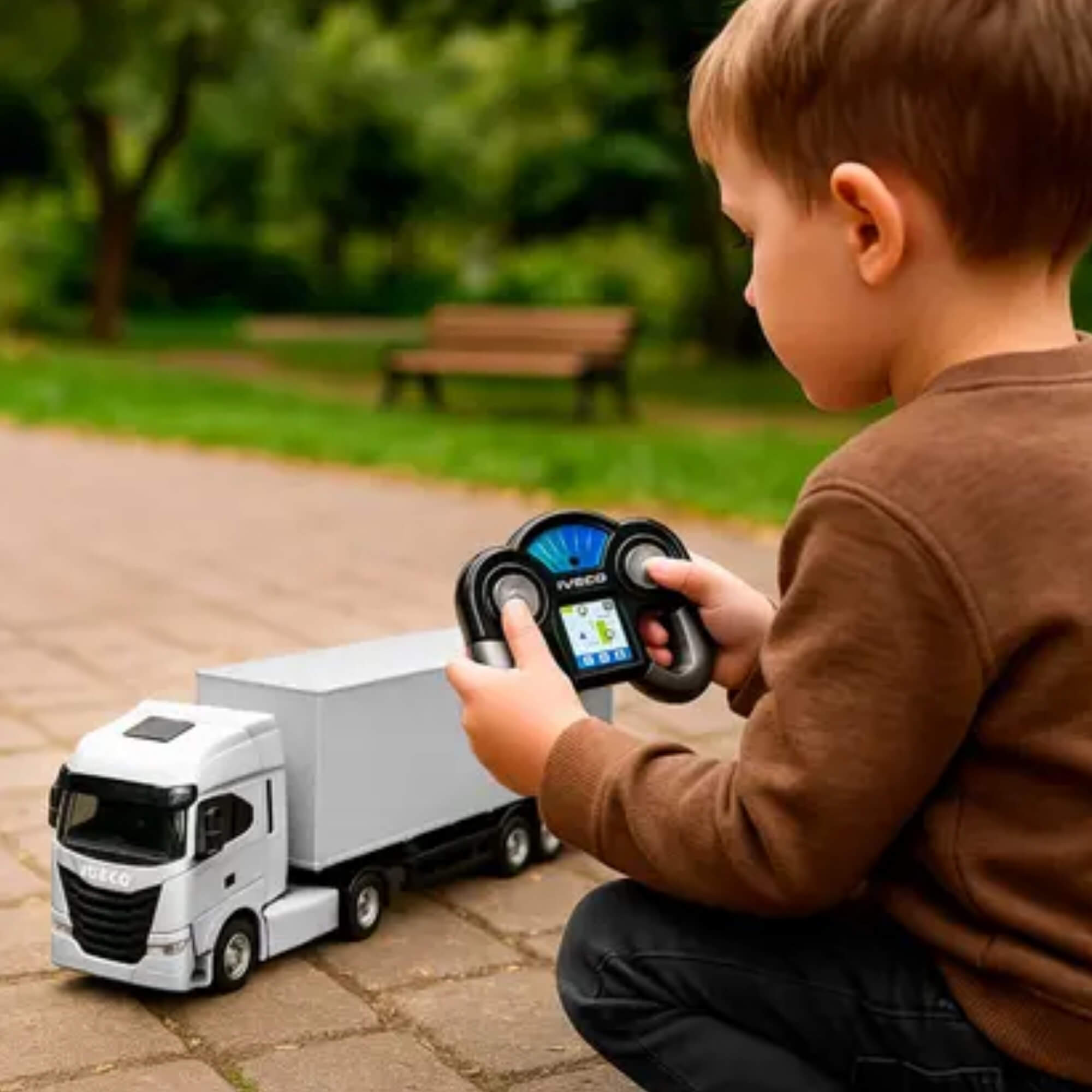 Brinquedo Caminhão Mini Iveco Bau S-Way Controle Remoto Sortido e Unitário Usual Brinquedos - 698
