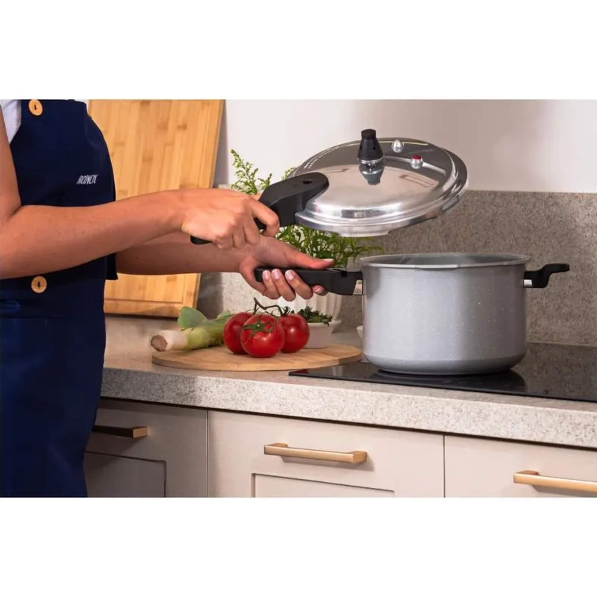 VAR Panela de Pressão com Fundo de Indução Ceramic Life Brinox 5,4L ou 4,2L (Escolha o Modelo) Cor/Capacidade:5,4L GRIS