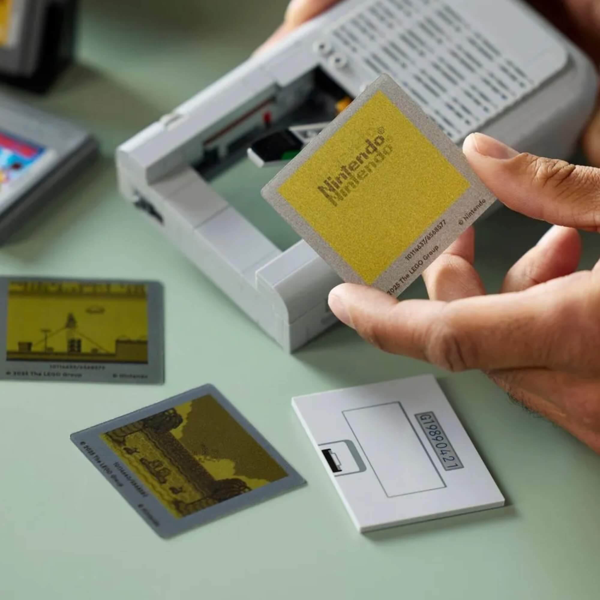 LEGO Game Boy™ 421 Peças - 4111172046