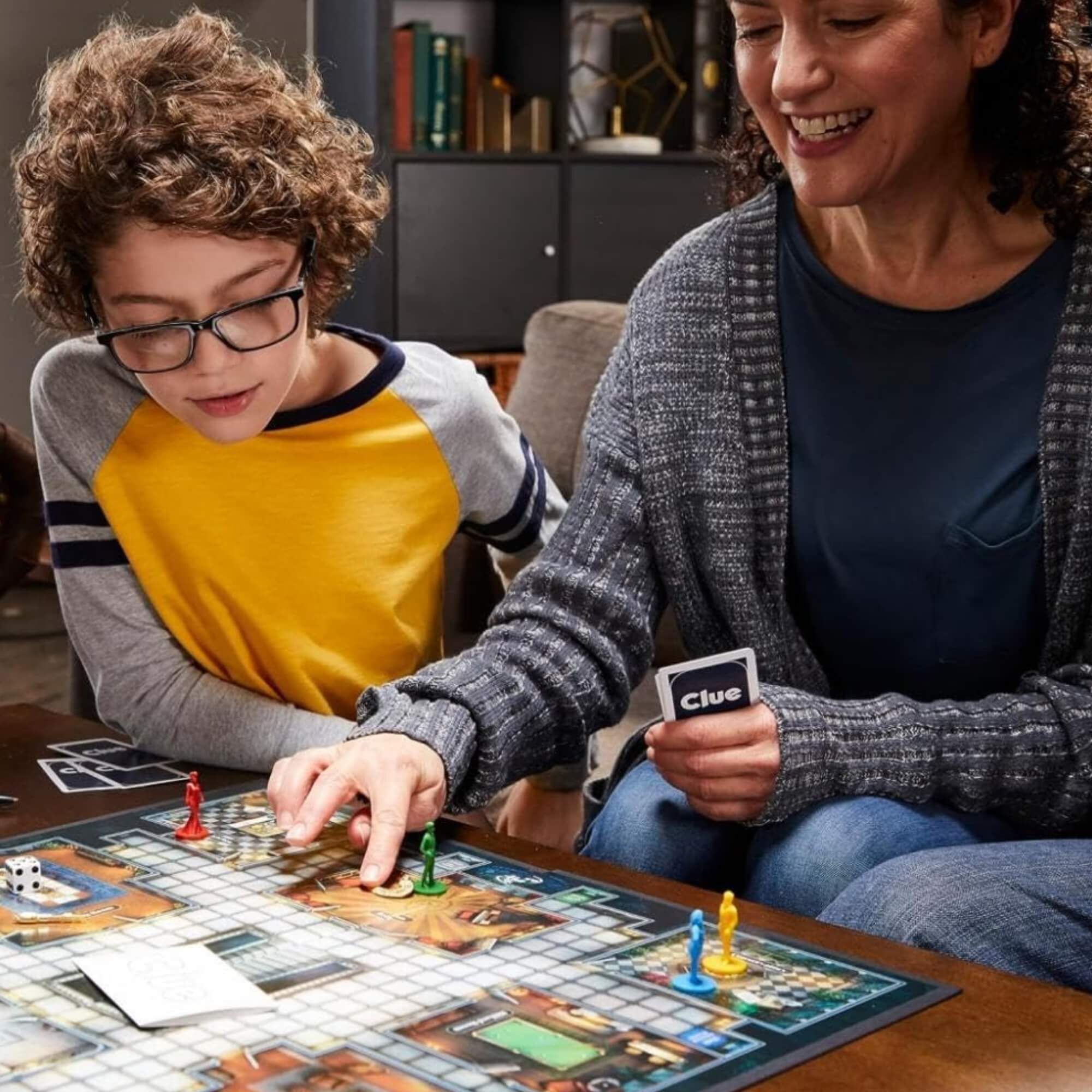 Jogo Tabuleiro Clue O Clássico Jogo de Investigação +8 Anos Hasbro - 19043