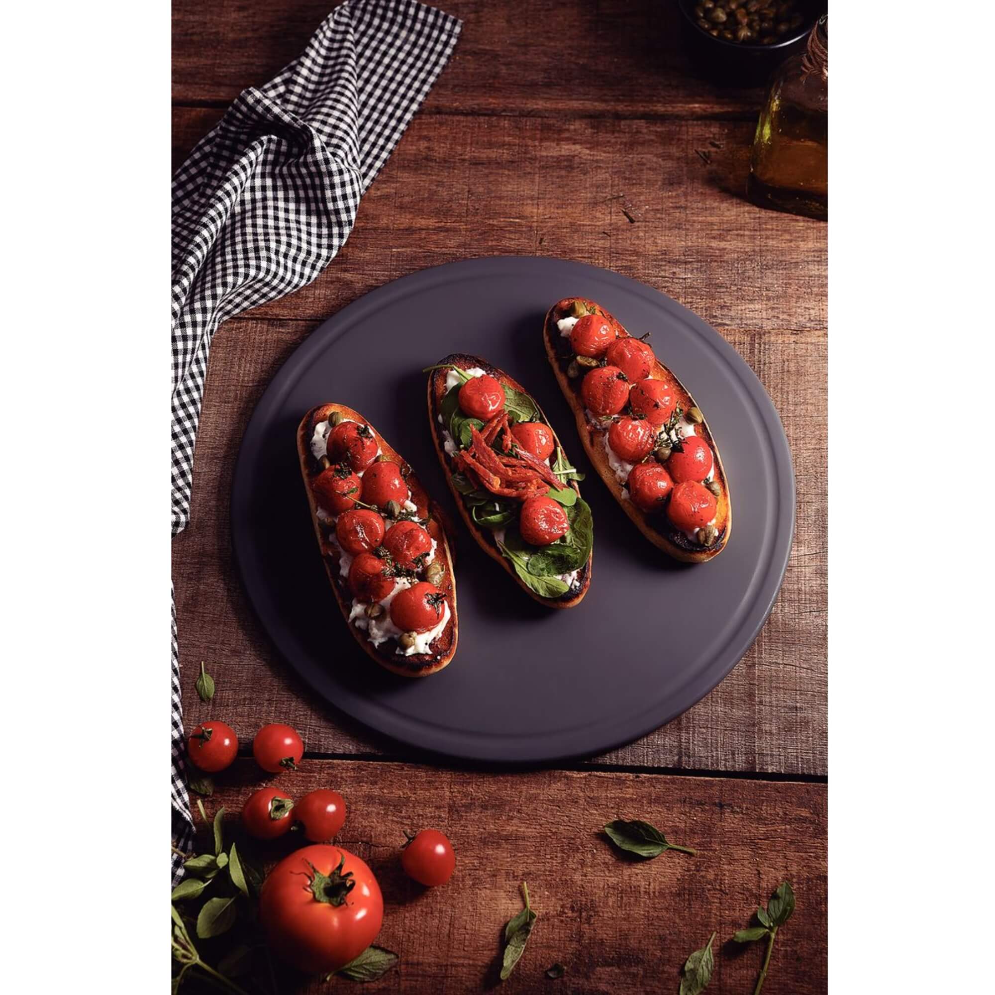 COMP Kit Pizza Tramontina Espátula Inox + Tábua de Corte para Pizza em Polipropileno Cinza