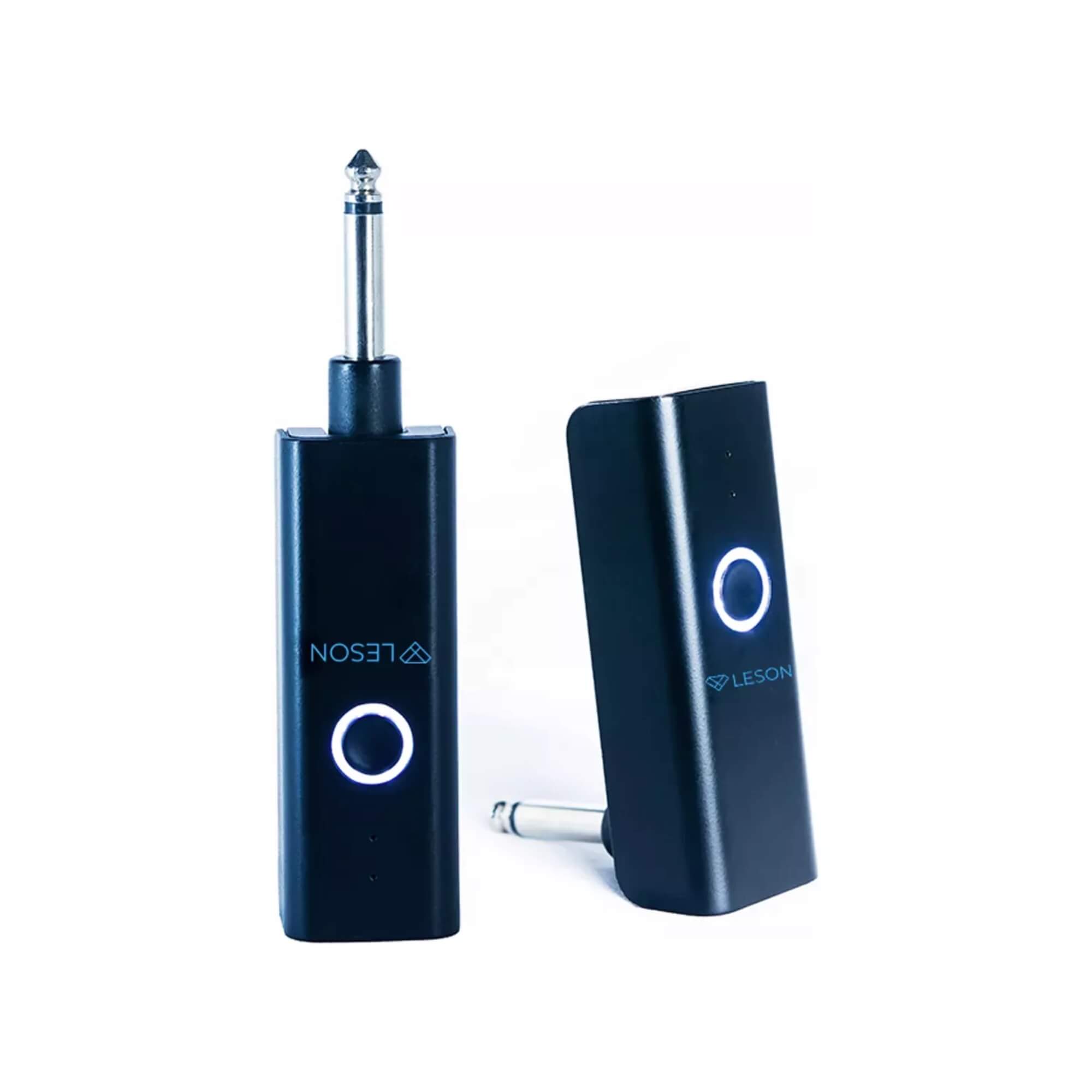 COMP Kit com 2 Microfones Sem Fio Dinâmico AR100 HT na cor Preta Leson