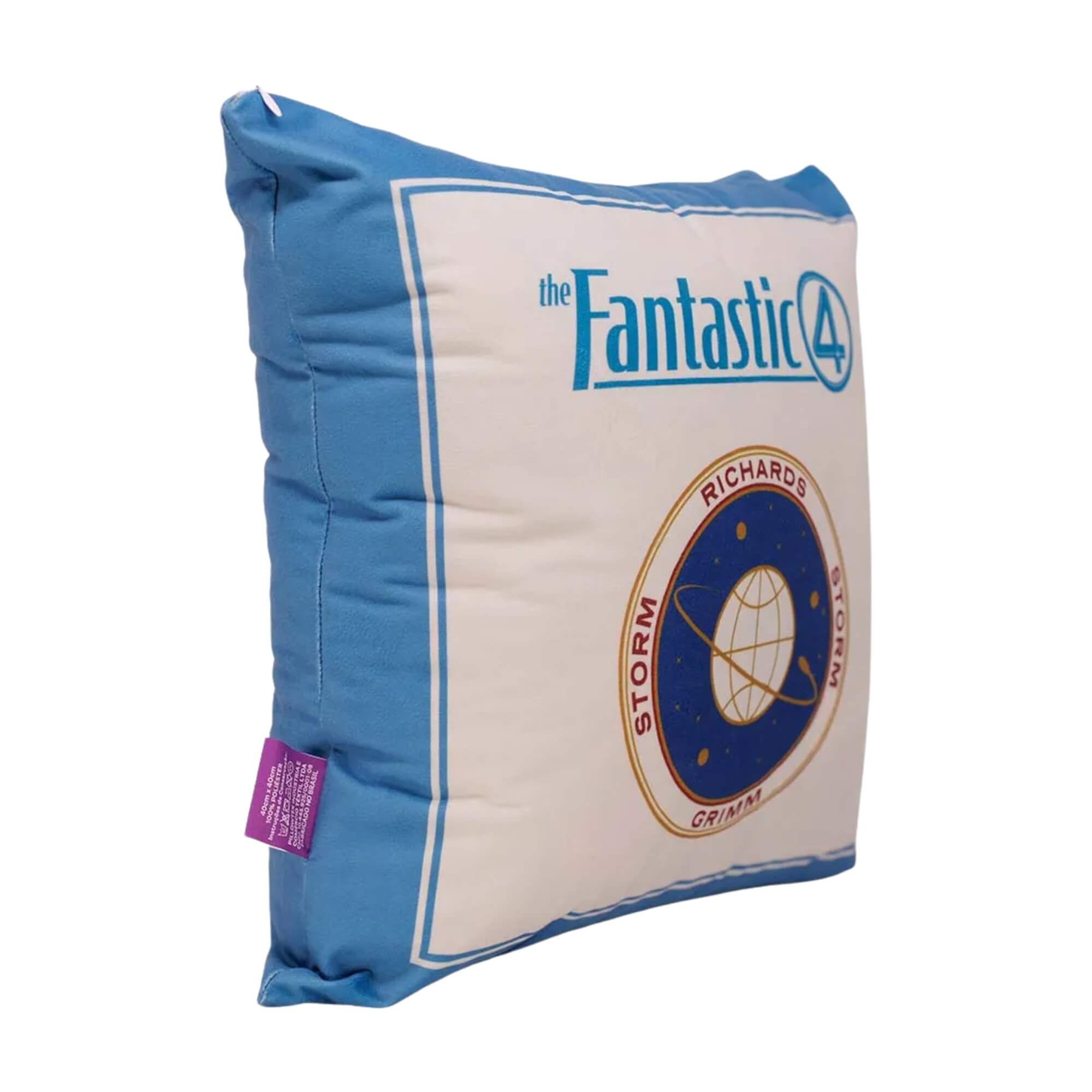 VAR Almofada Decorativa 40x40cm – Personagens Zona Criativa (Escolha o Tema) Tema:Quarteto Fantástico Logo