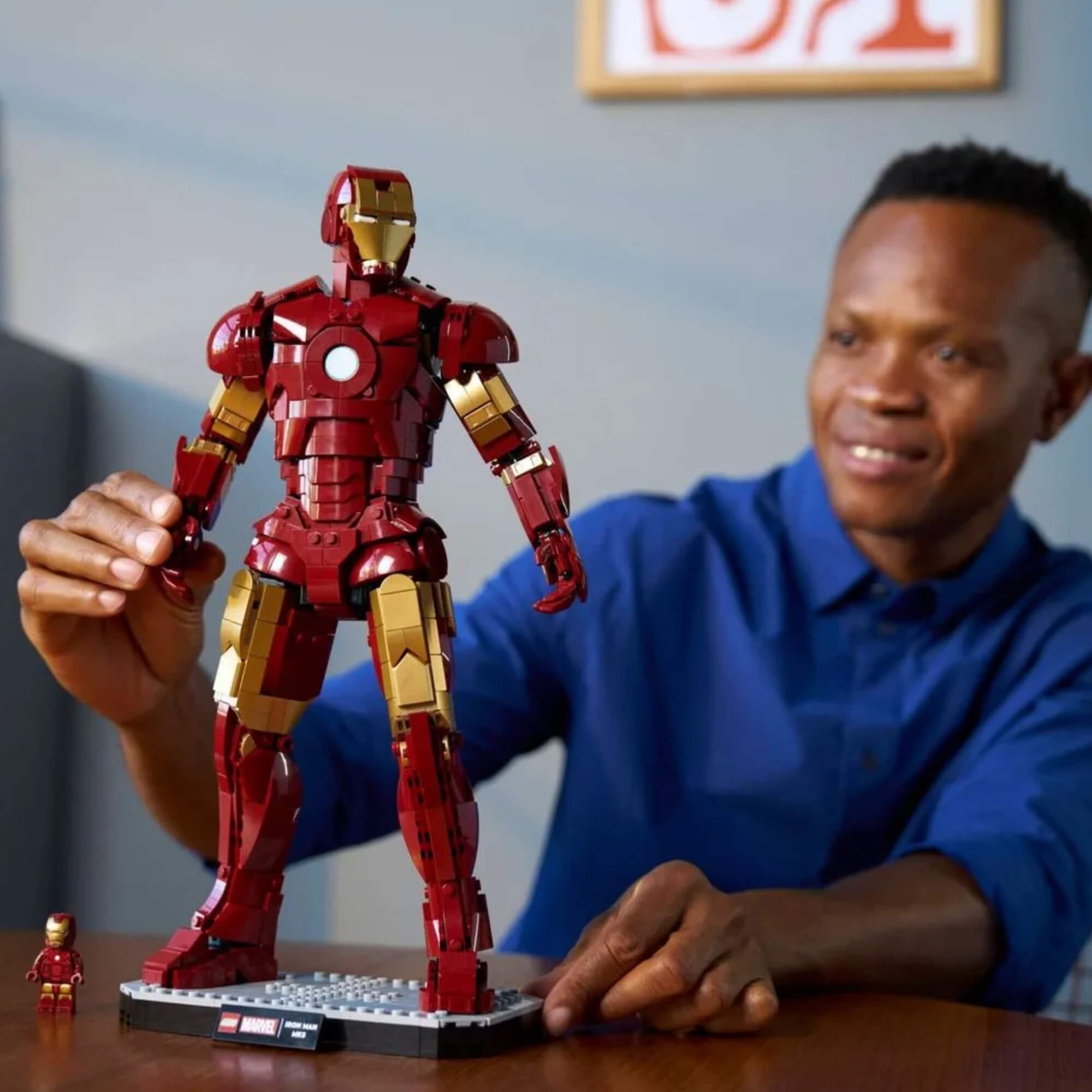 LEGO Marvel - Edição de Colecionador do Homem de Ferro Mark 3 c/ 1297 peças - 4111176344