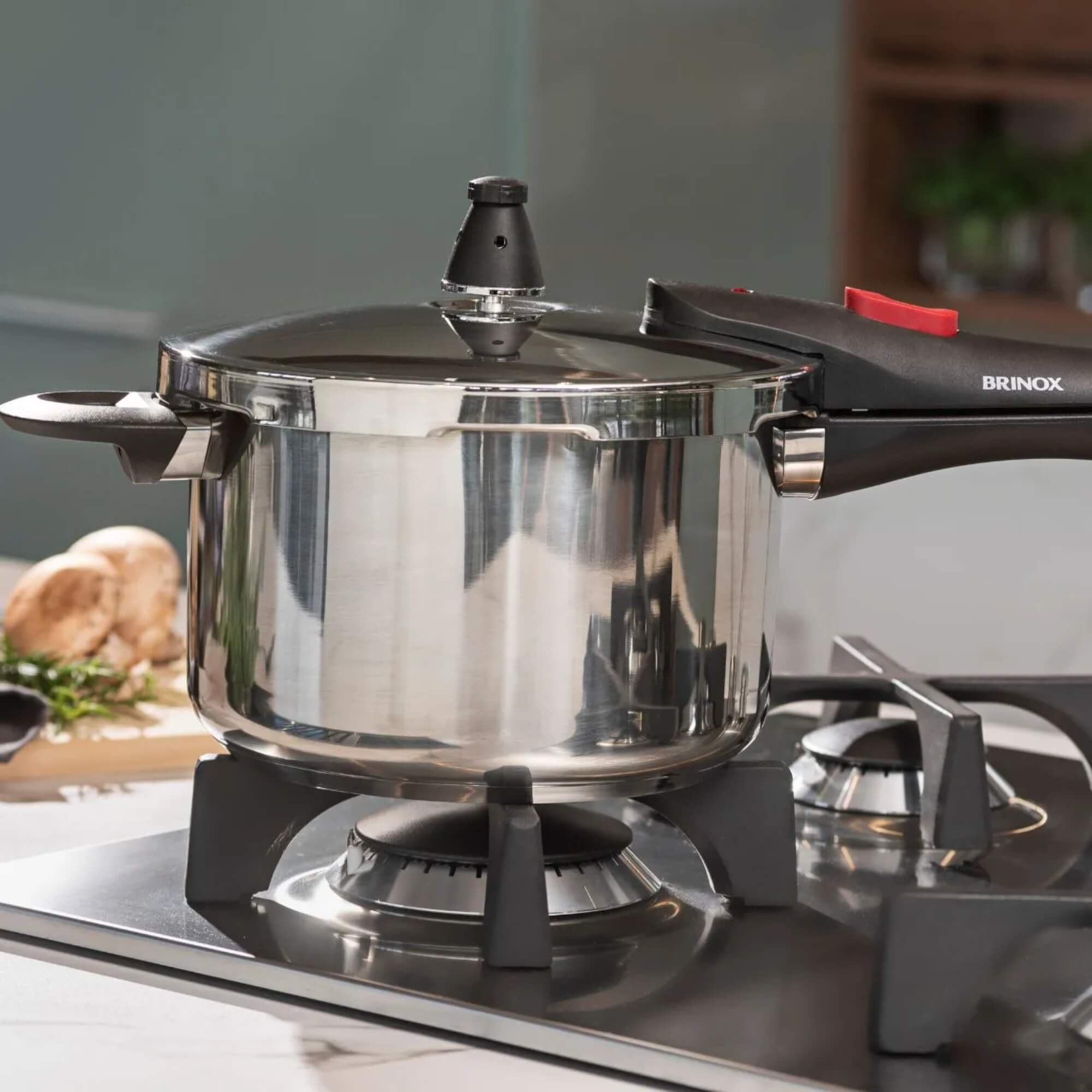 Panela de Pressão Inox Ultra 4 Litros com Fundo Triplo Ø 20cm Brinox - 4935/100