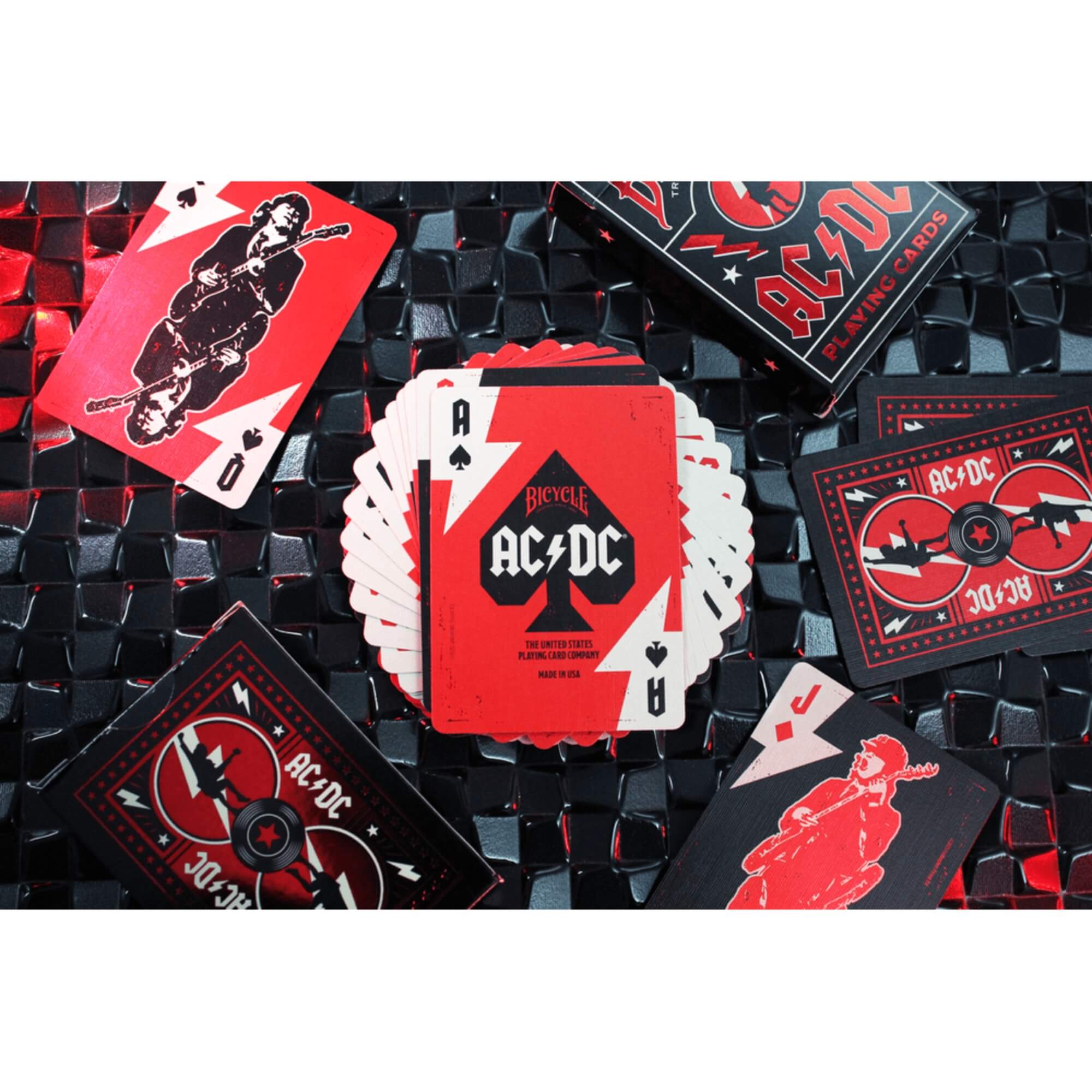 VAR Baralho Bicycle Disney Classic Mickey Mouse (Red) c/ 55 cartas Copag - 83600 Modelo:AC/DC