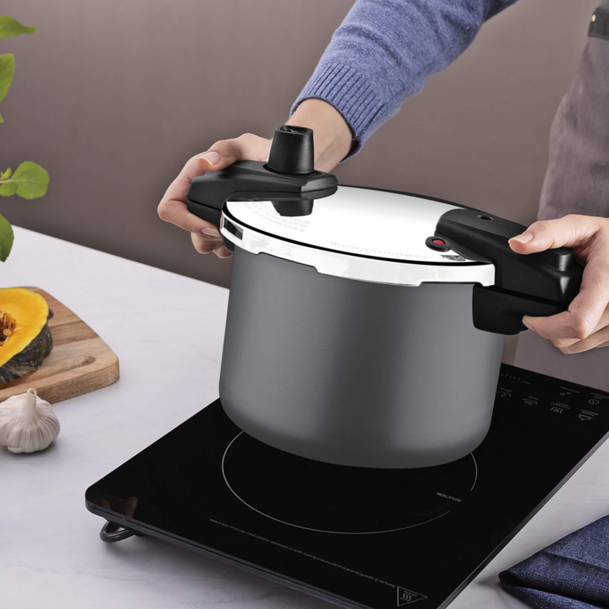 Panela de Pressão Arizona Induction  Antiaderente Starflon Titânio Tramontina - 20560520