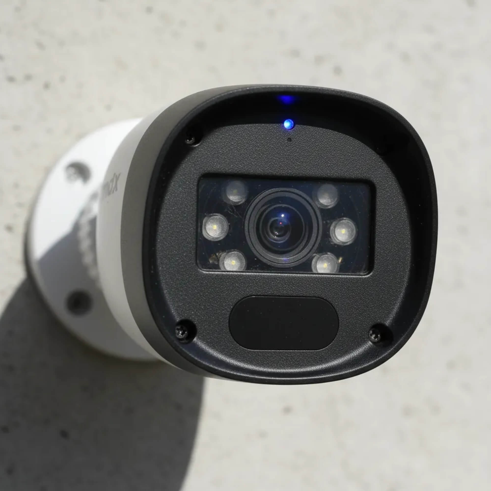 Câmera Bullet 2MP Dual Light com Microfone Lente 2,8 mm MDX - 700099M