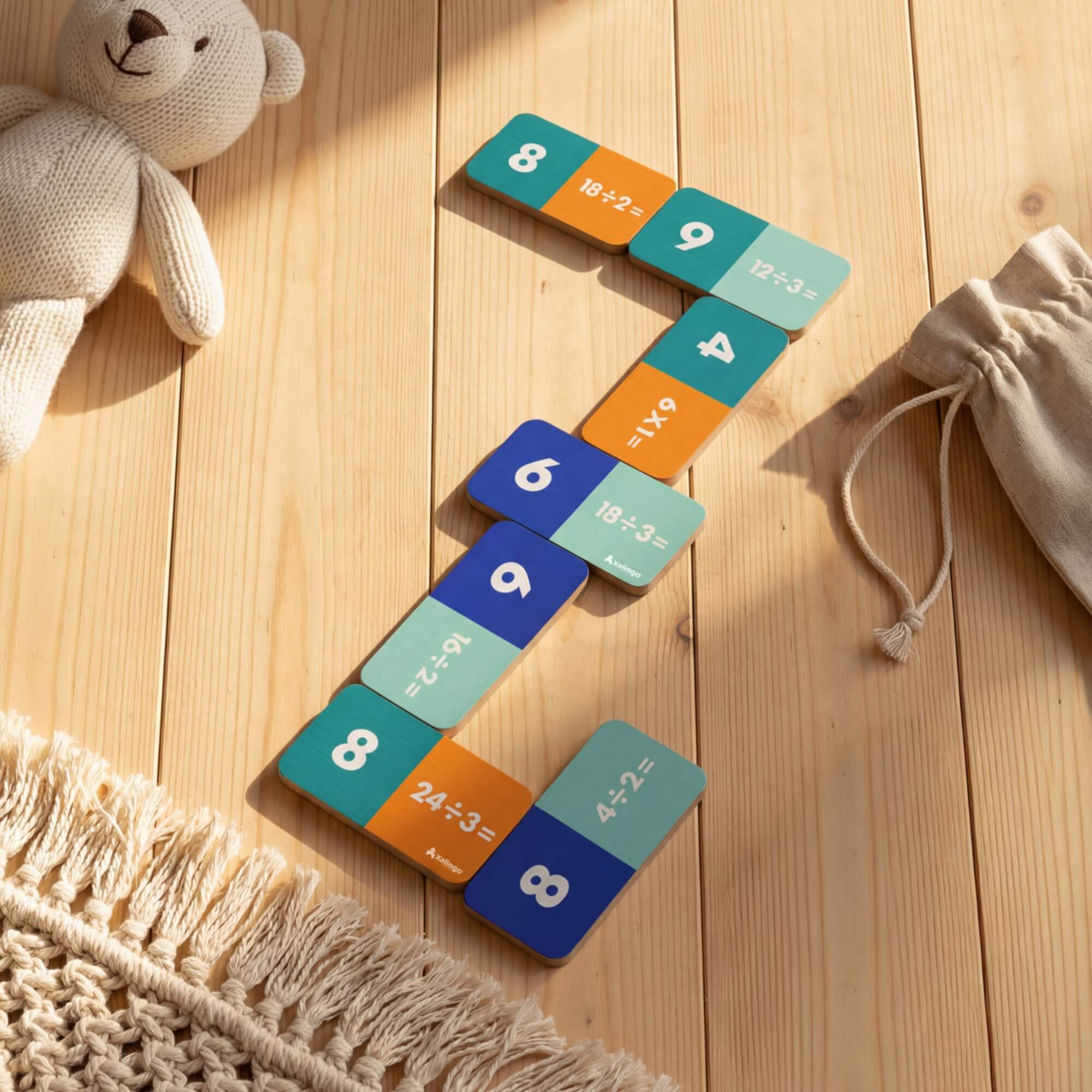 Jogo Educativo Dominó Divisão e Multiplicação c/ 28 Peças Xalingo - 20410
