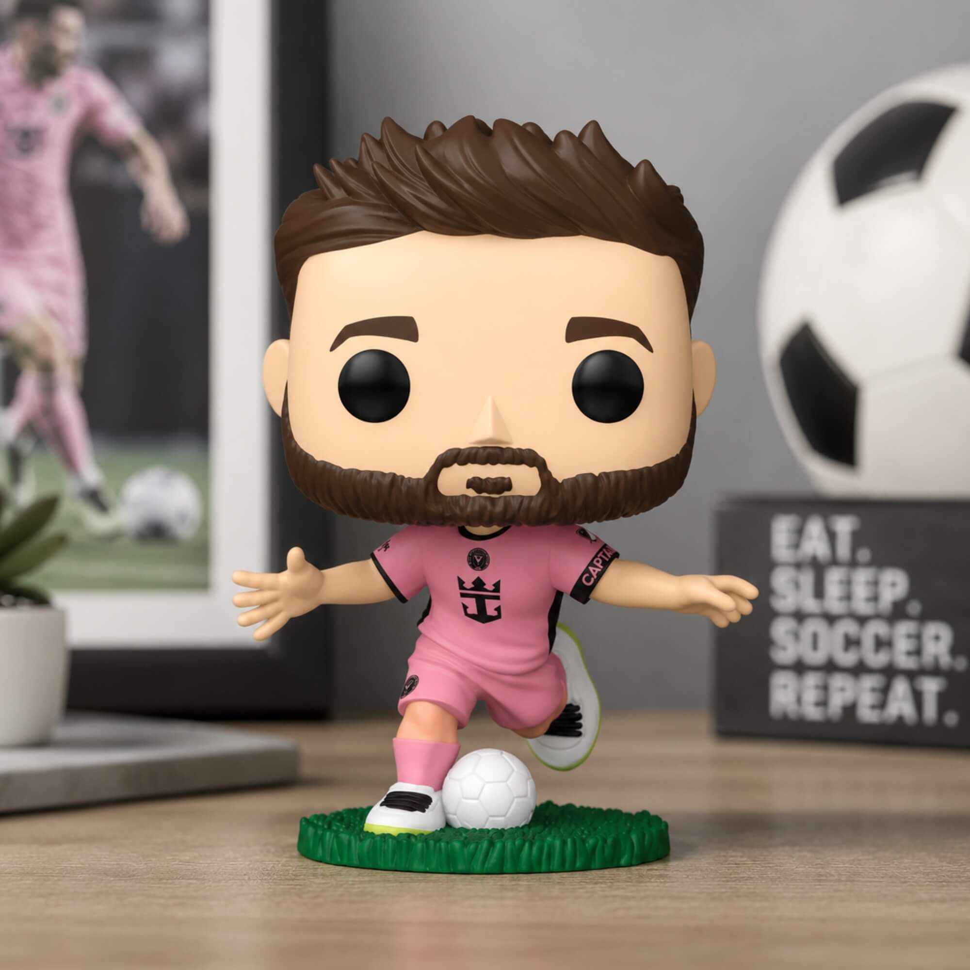 Boneco Funko Pop! Inter Miami - Lionel Messi (Uniforme Rosa) Candide - 12990