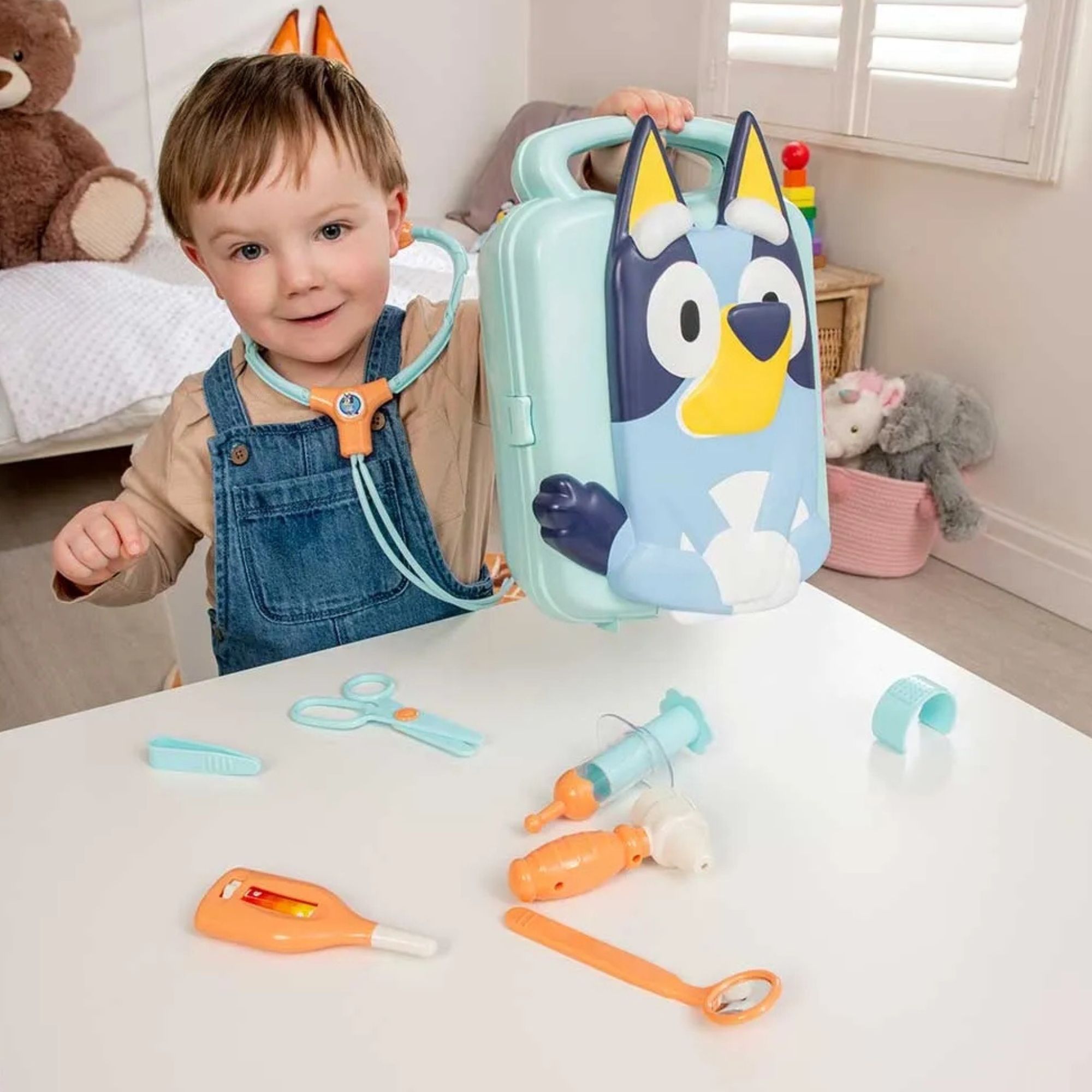 Kit Médico Maleta com Acessórios de Exame e Primeiros Socorros Dr. Bluey Multikids - BR2731