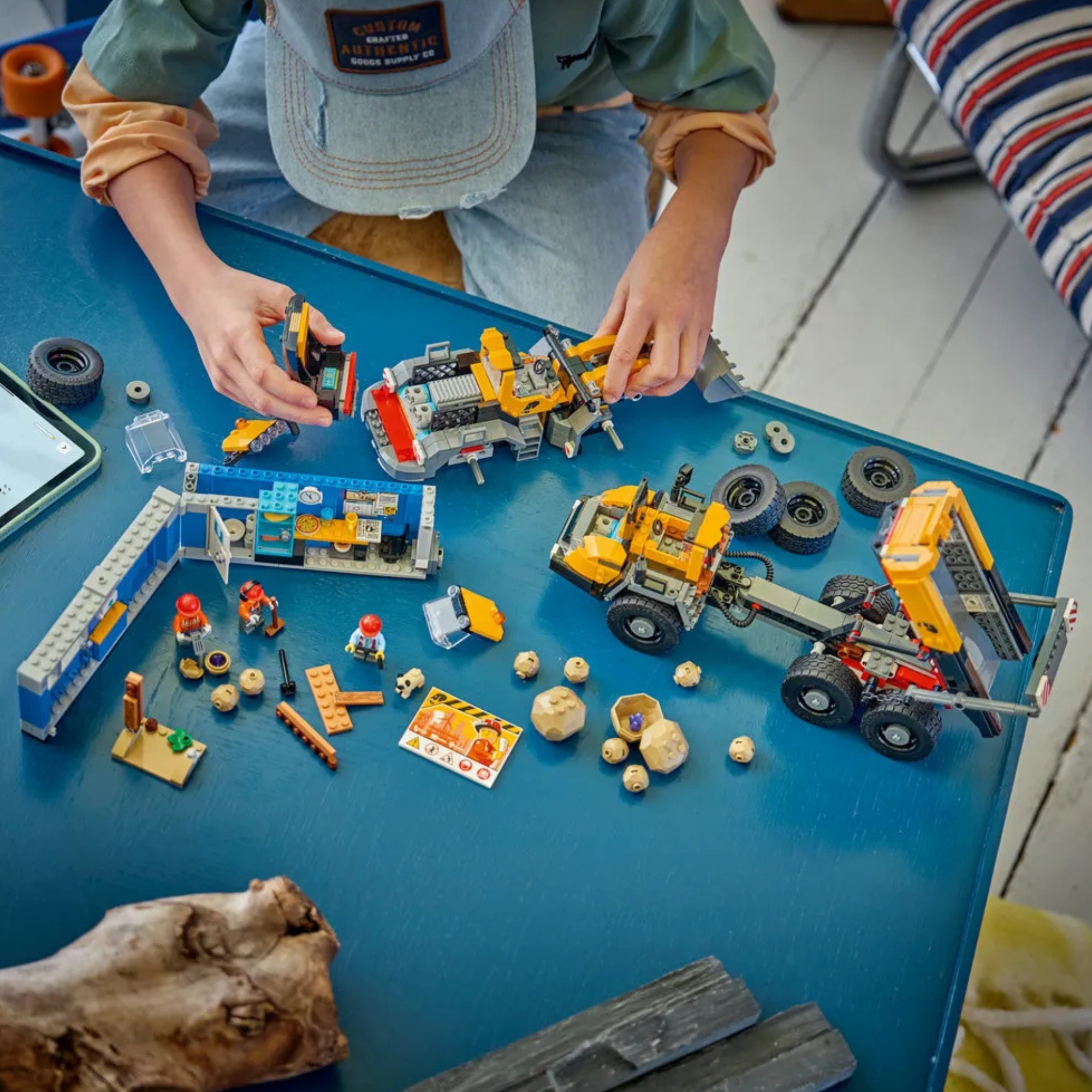 LEGO  City Big Vehicles Caminhão Basculante E Pá Carregadeira 1132 Peças - 4111160494