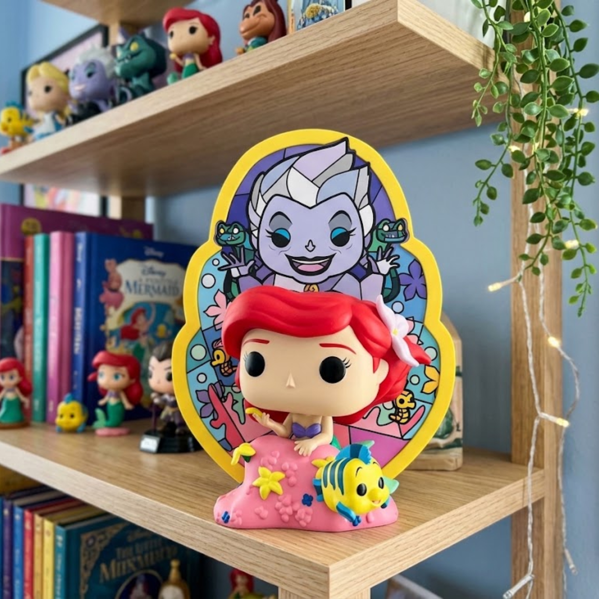 Boneco Funko Pop! Deluxe Disney Princesas - Ariel Com Vitral Candide - 12810