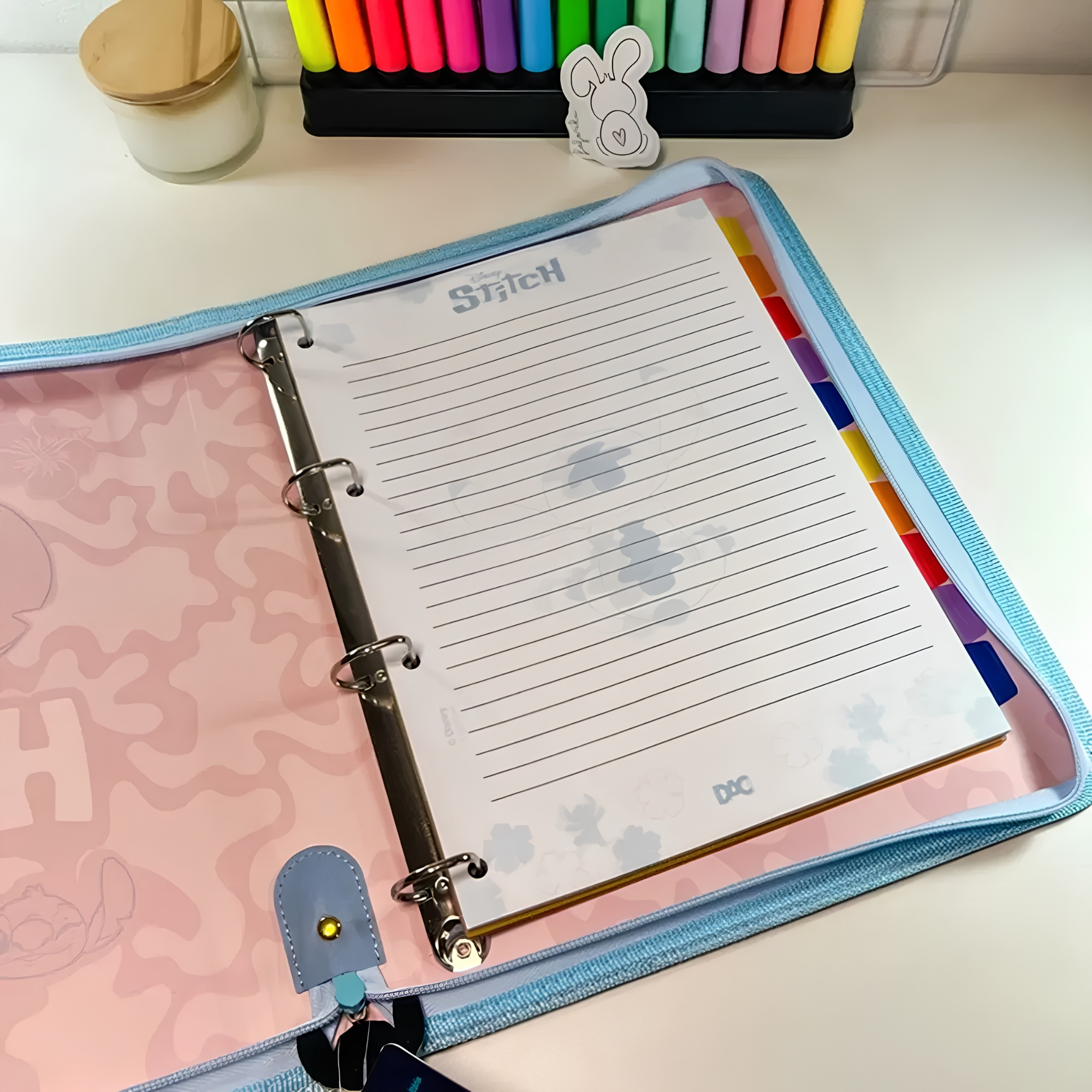 Kit Caderno Argolado Universitário e Estojo Fluffy Stitch DAC