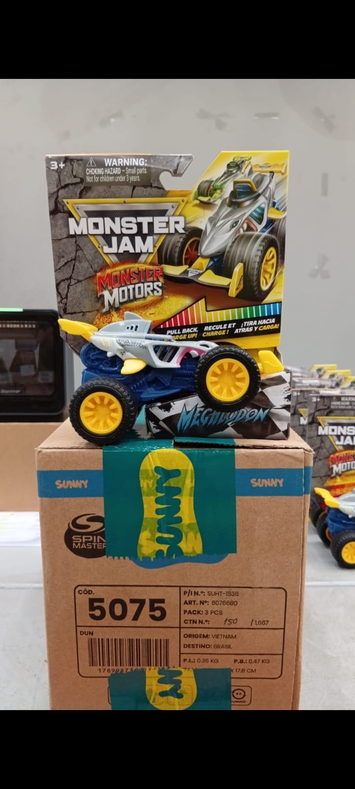 VEICULO 1:64 MONSTER MOTORS MEGALODON Sunny - 005075
