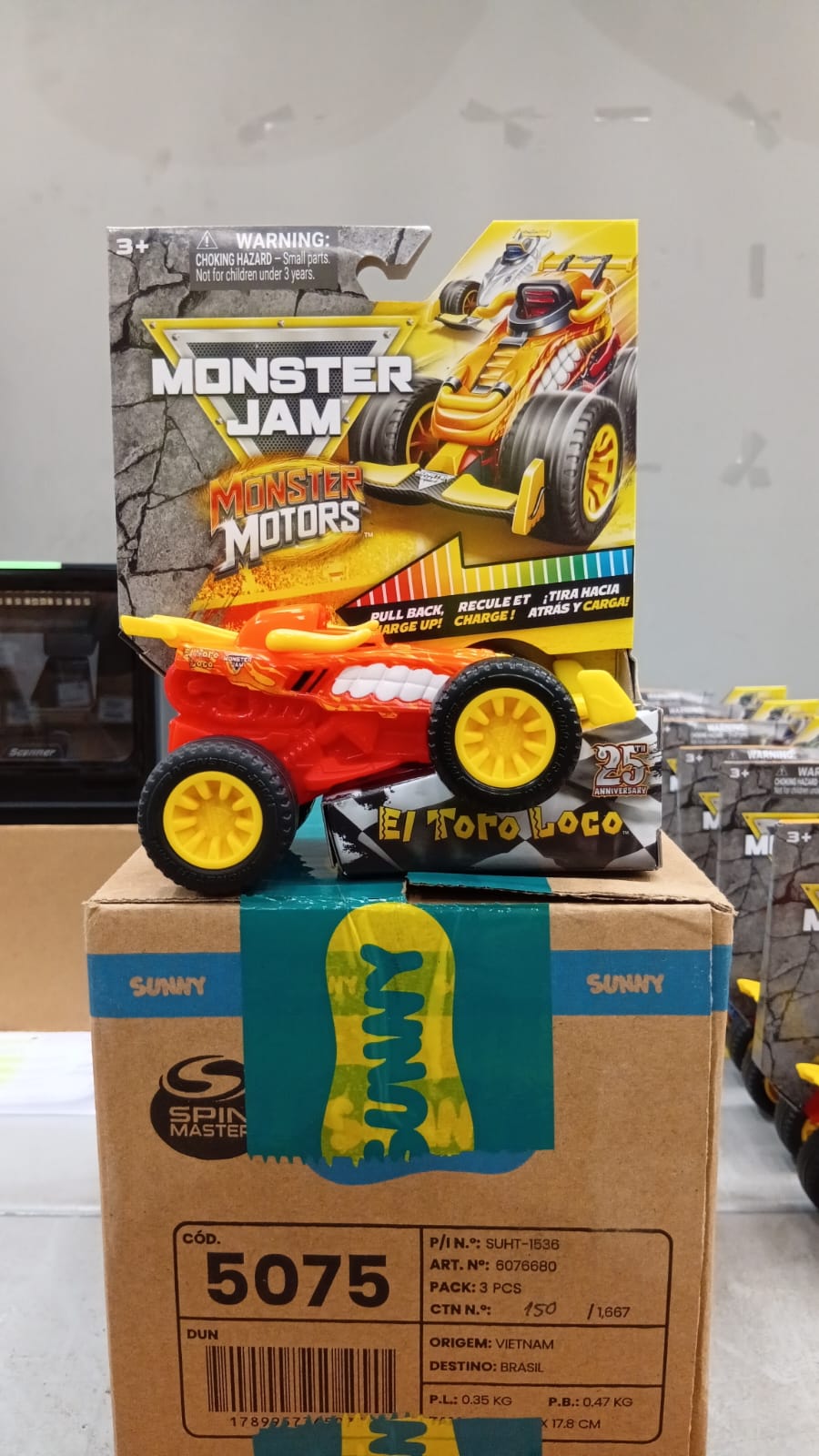 VEICULO 1:64 MONSTER MOTORS EL TORO LOCO Sunny - 005075