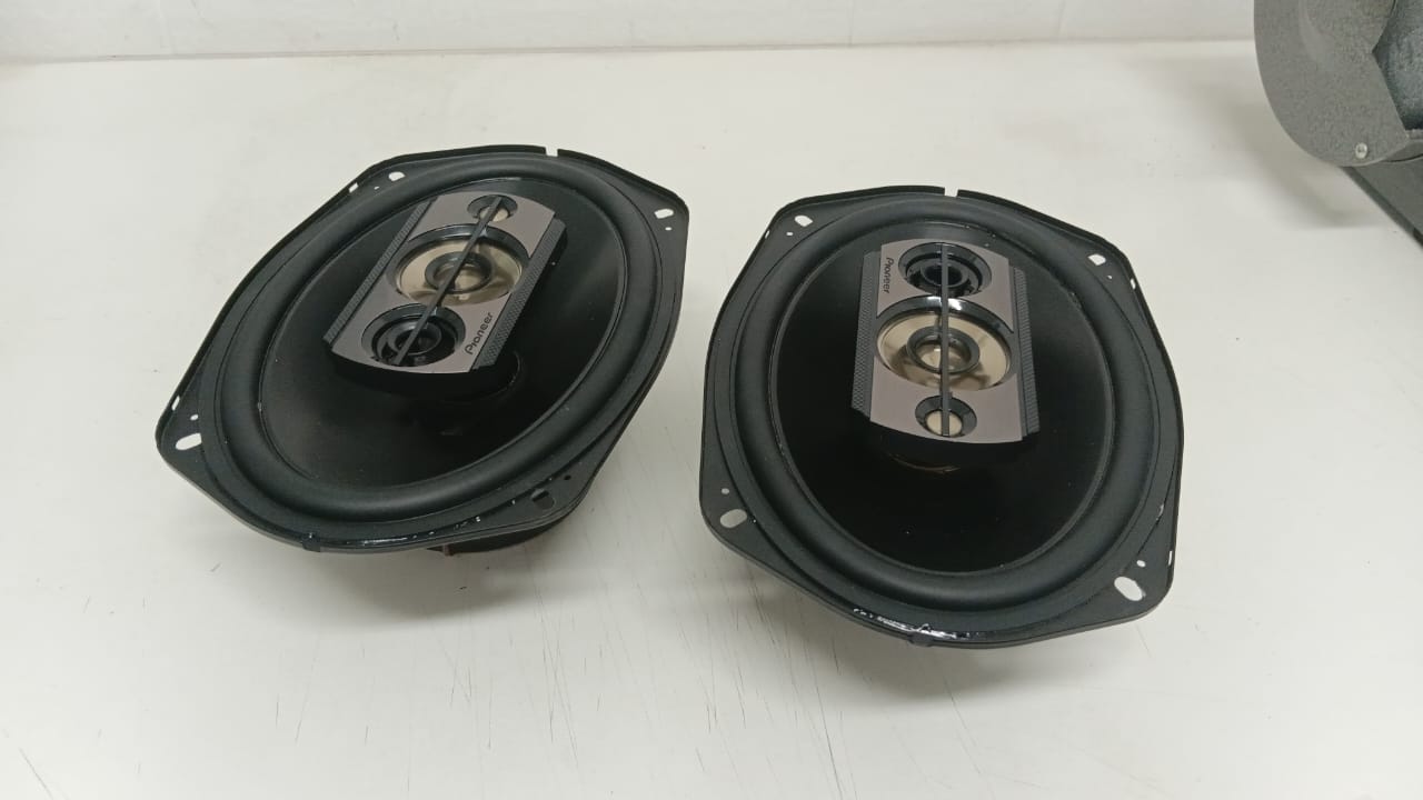 **OUTLET** Par de Alto Falante Pioneer Som Automotivo TS-6990BR 6x9 Polegadas Quadriaxial 150W RMS