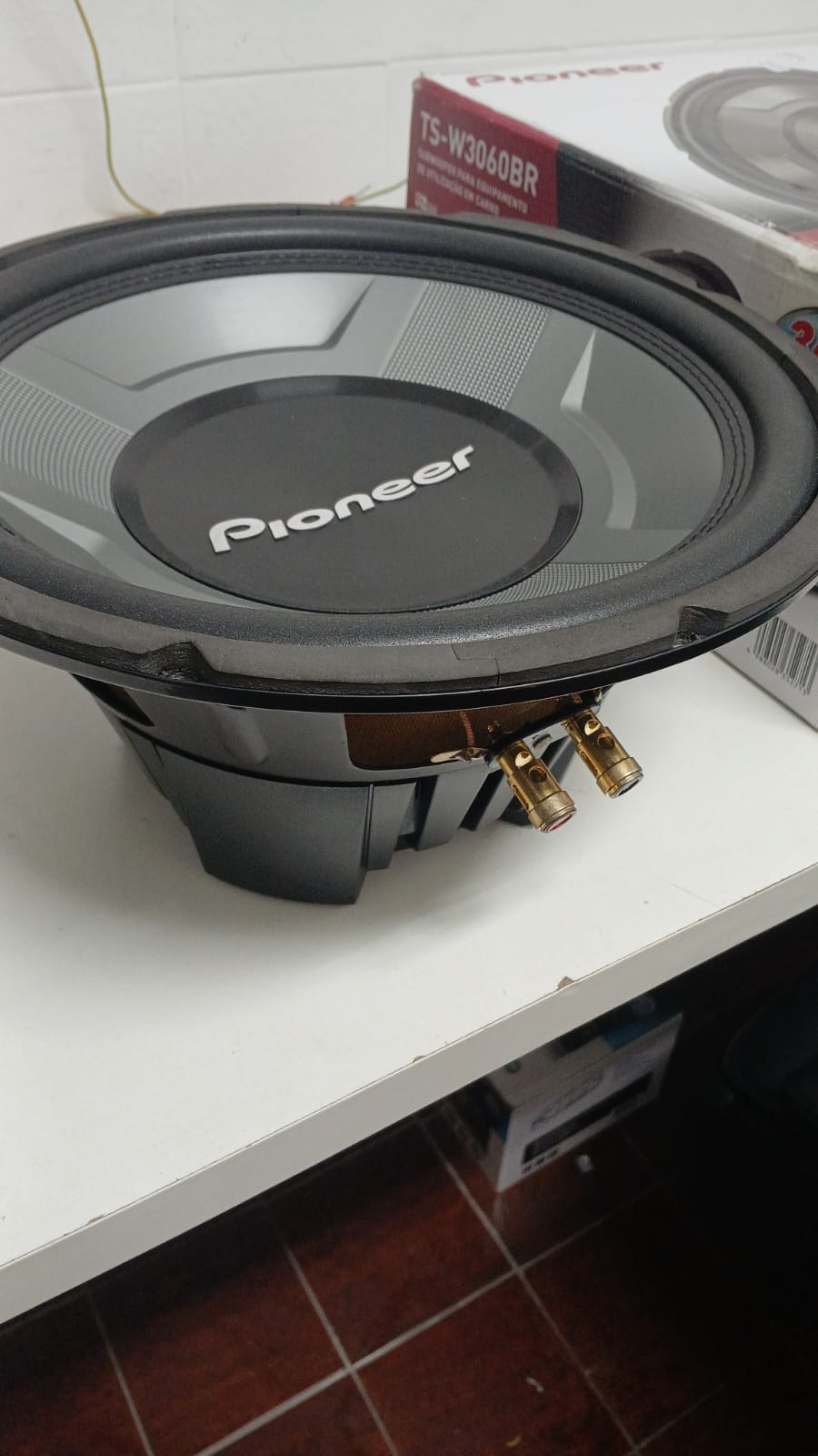 **OUTLET** Alto Falante Subwoofer 12 Polegadas 350WRMS Bobina Simples 4 Ohms Pioneer - TS-W3060BR