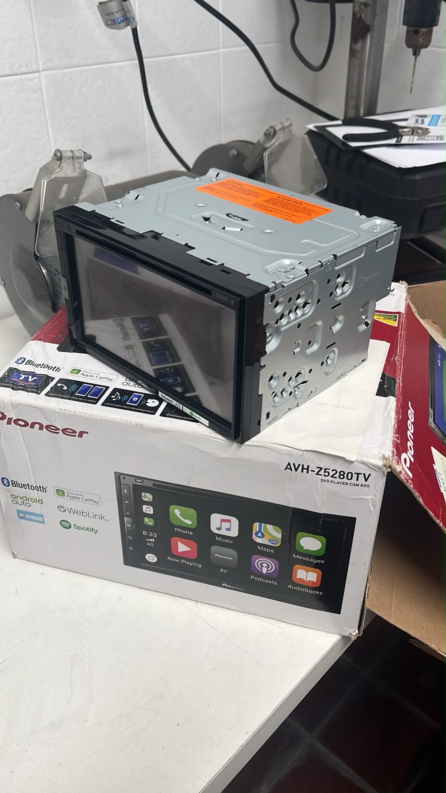 **OUTLET** Central Multimídia 2 Din Pioneer AVH-Z5280TV CD DVD 6,8" USB TV Digital